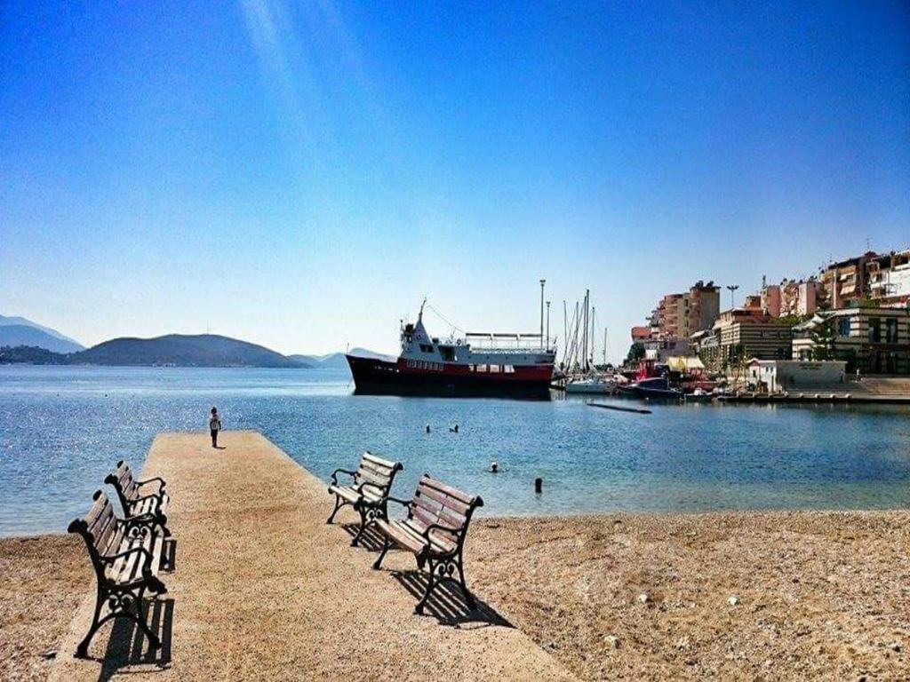 Titania Hotel Sarandë Exterior foto